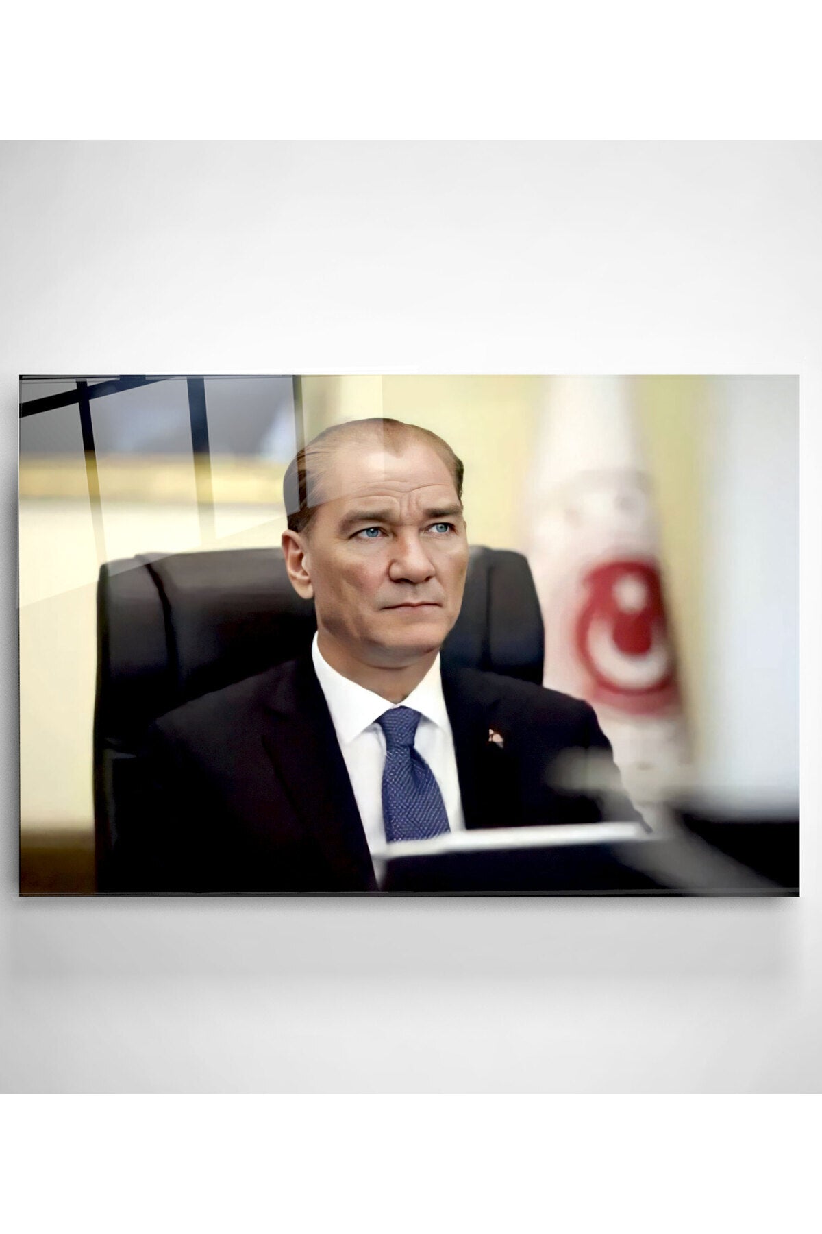 Atatürk Portresi - Yapay Zeka Tasarımlı Cam Tablo, Dekoratif Cam Tablo