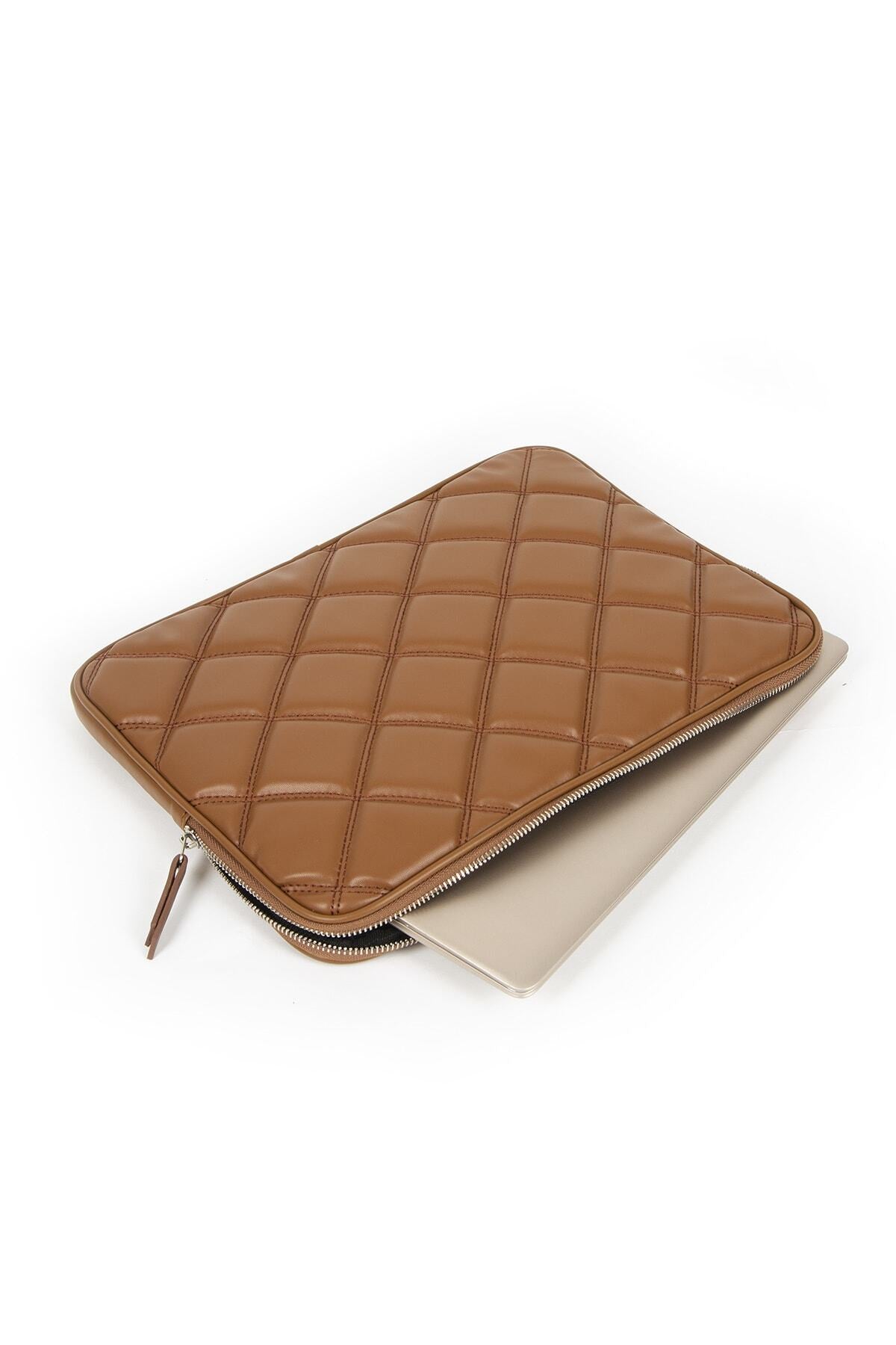 Kapitone Laptop Kılıfı 15.6" ve 16" Inç Taba