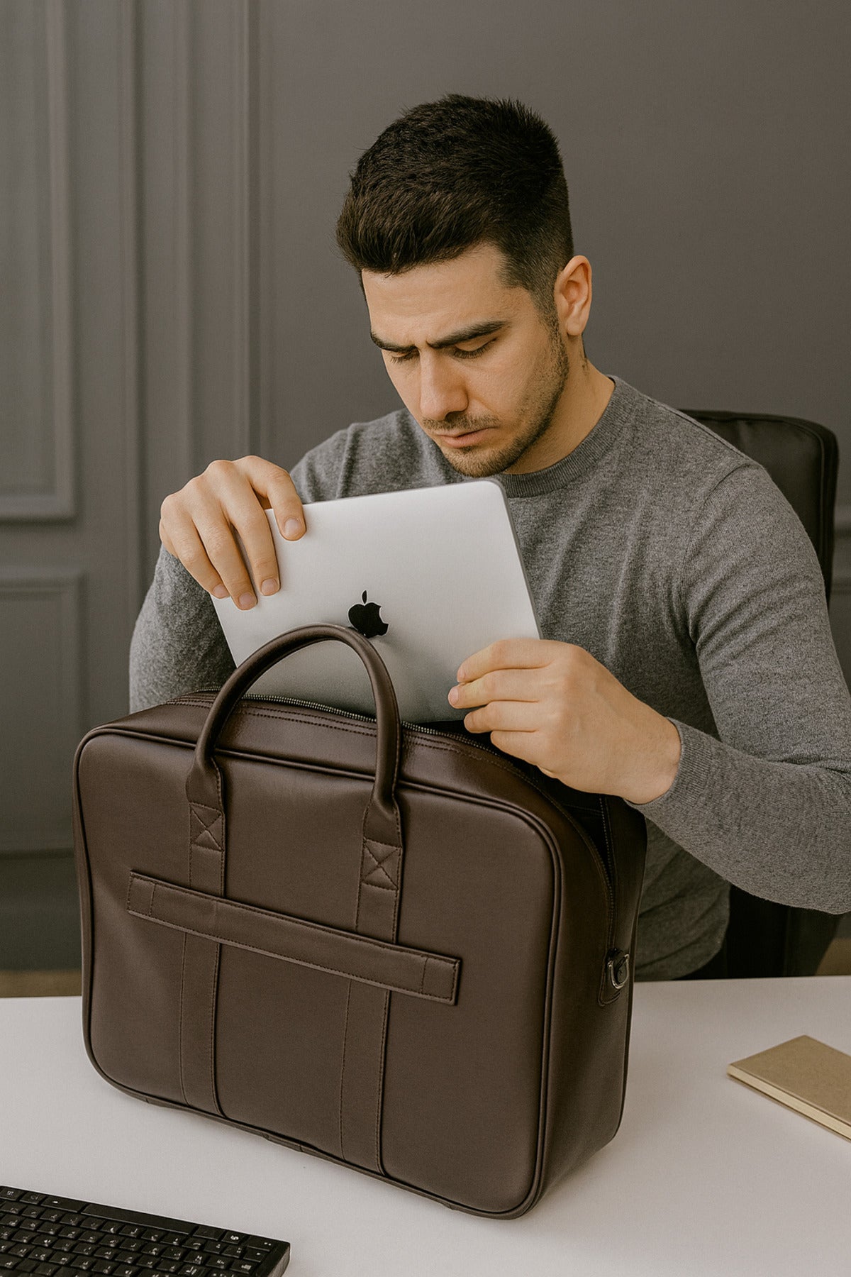 15.7 İnç Organizer Laptop ve Evrak Çantası