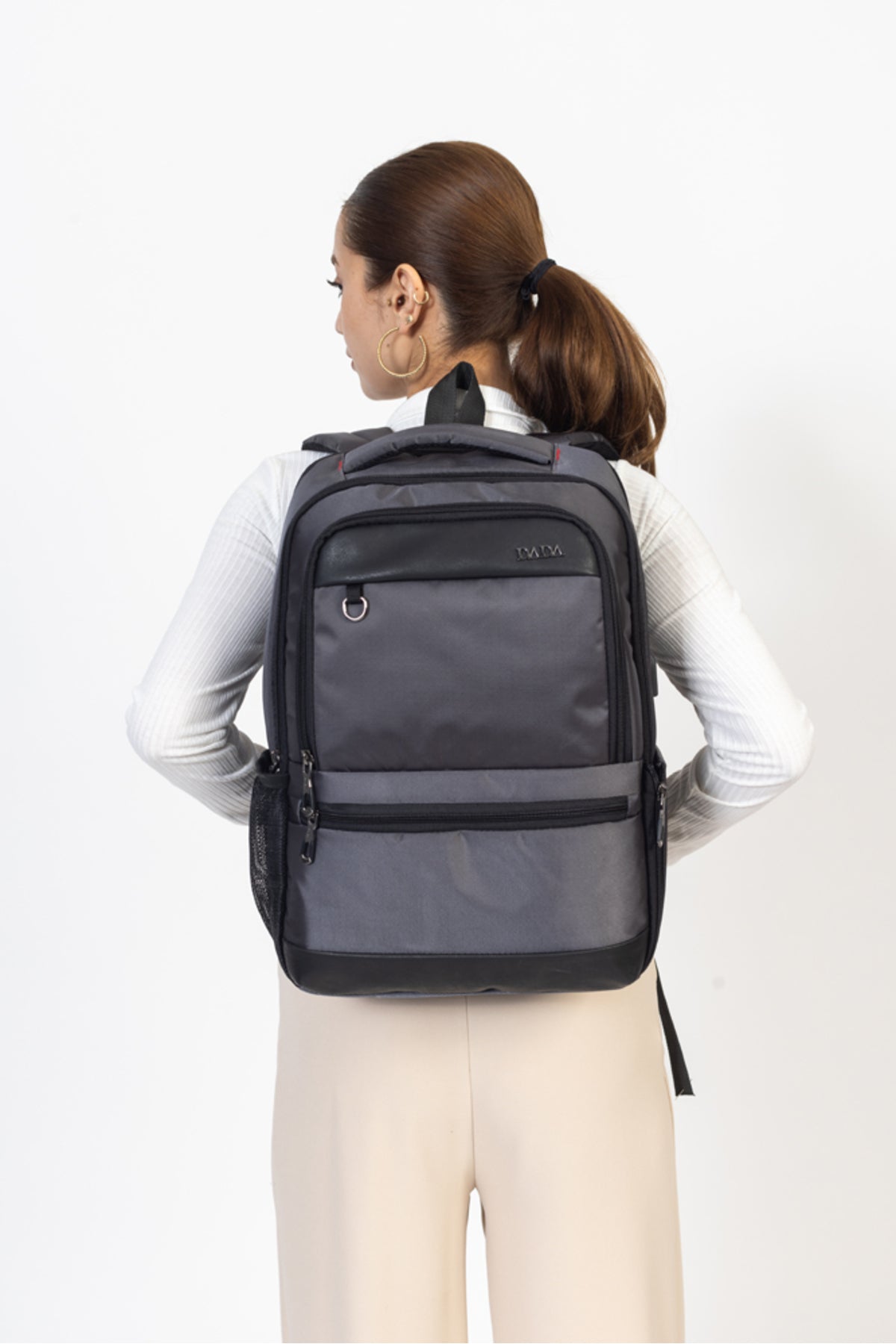Su Geçirmez USB Şarjlı Sırt Çantası - 15'' Laptop ve 10'' Tablet Uyumluluğu, Körüklü Çanta